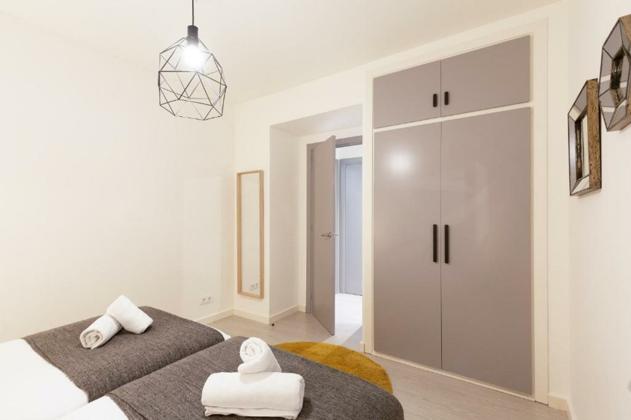 Sitges Group Blue&White