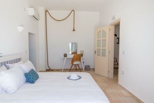 Enastron Suites