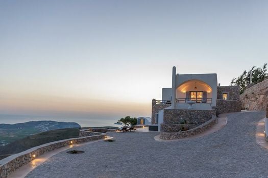Enastron Suites
