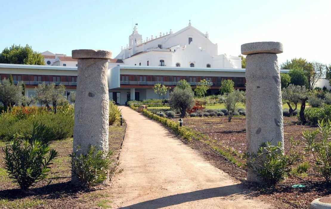 Convento do Espinheiro, Historic Hotel & Spa