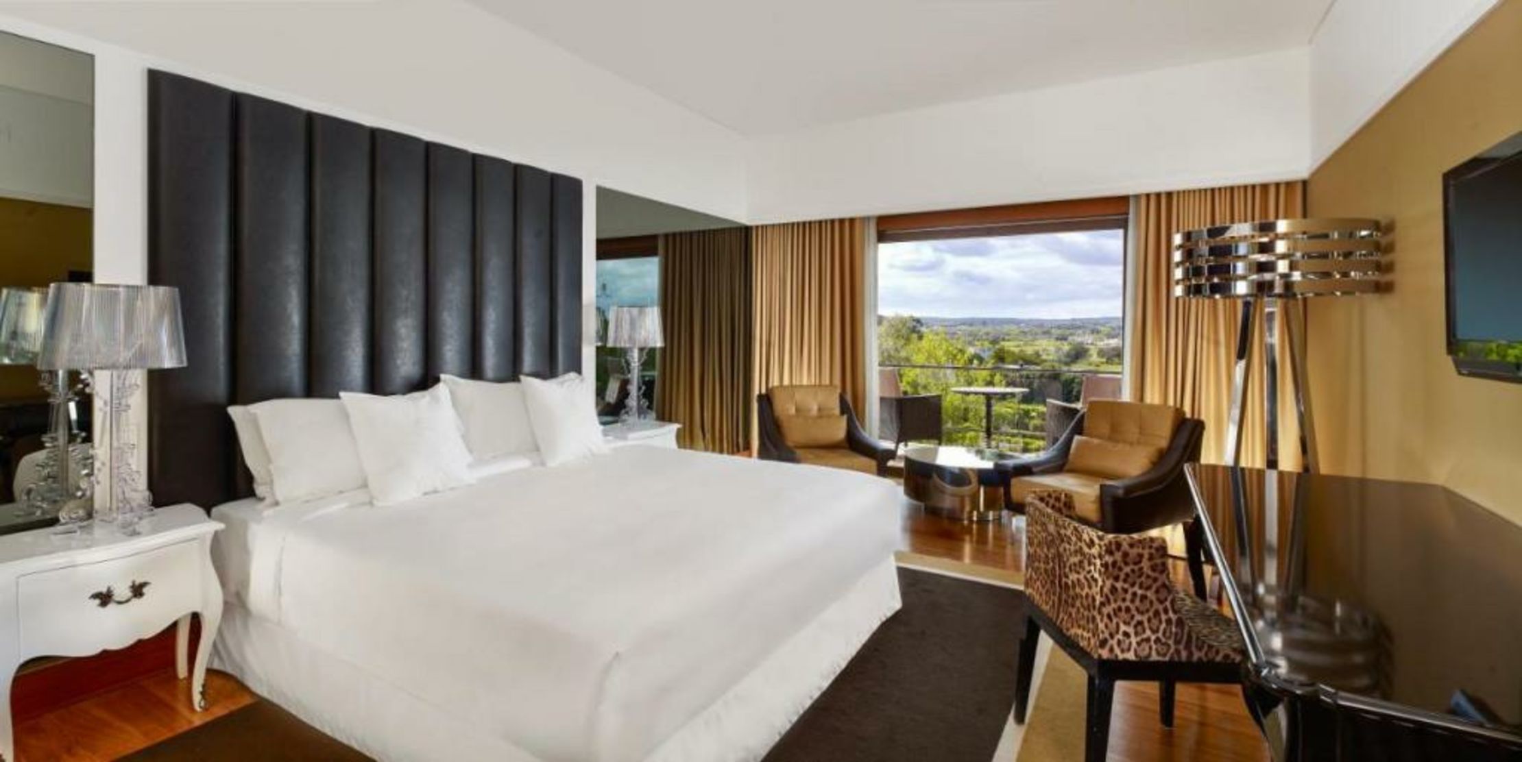 Convento do Espinheiro, Historic Hotel & Spa