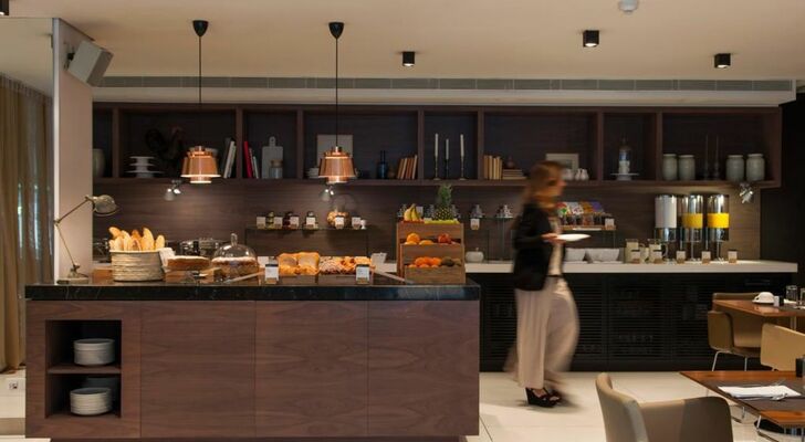 Alexandra Barcelona Hotel, Curio Collection by Hilton