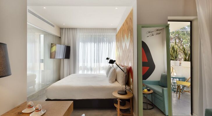 Cucu Hotel