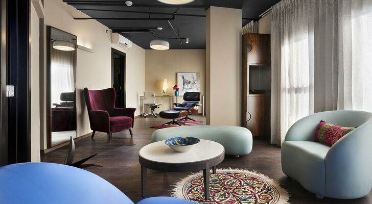 Port and Blue TLV Boutique Suites