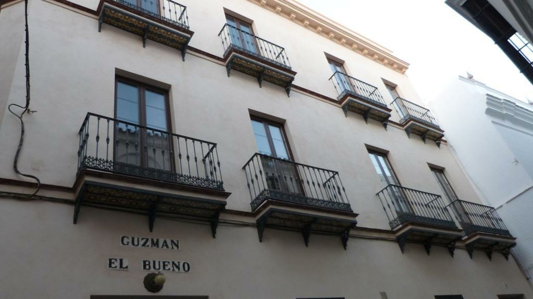 Q&Q Cathedral Suites