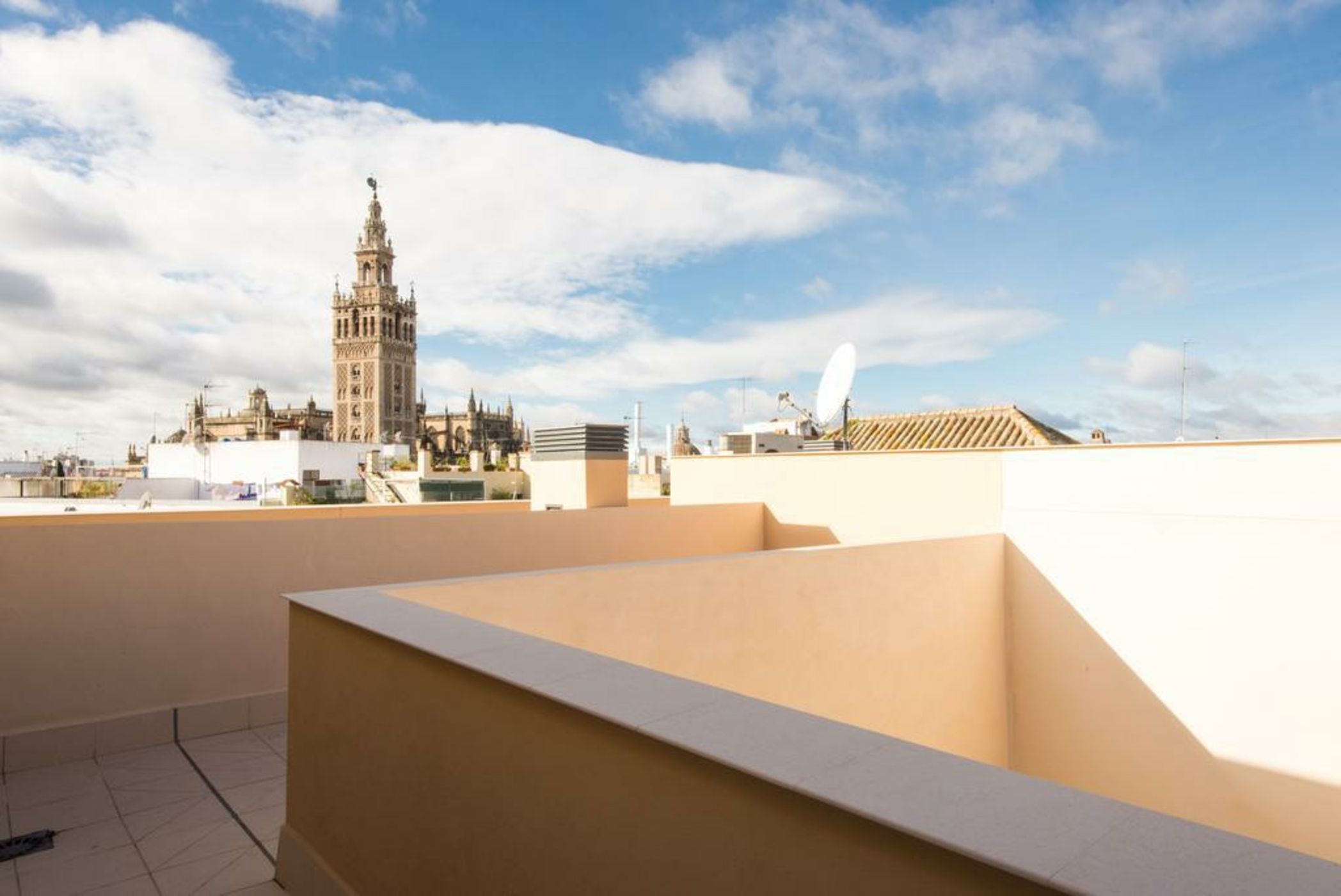 Q&Q Cathedral Suites