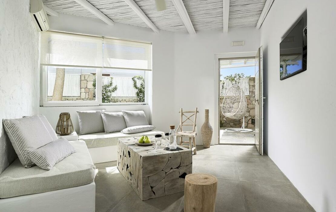 Delmar Apartments & Suites Pollonia, Pollonia, Grecia