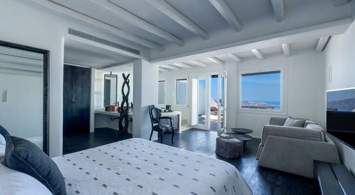 Cavo Tagoo Santorini