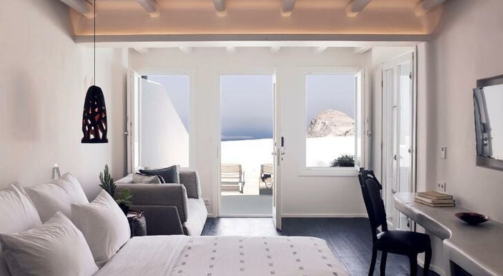 Cavo Tagoo Santorini