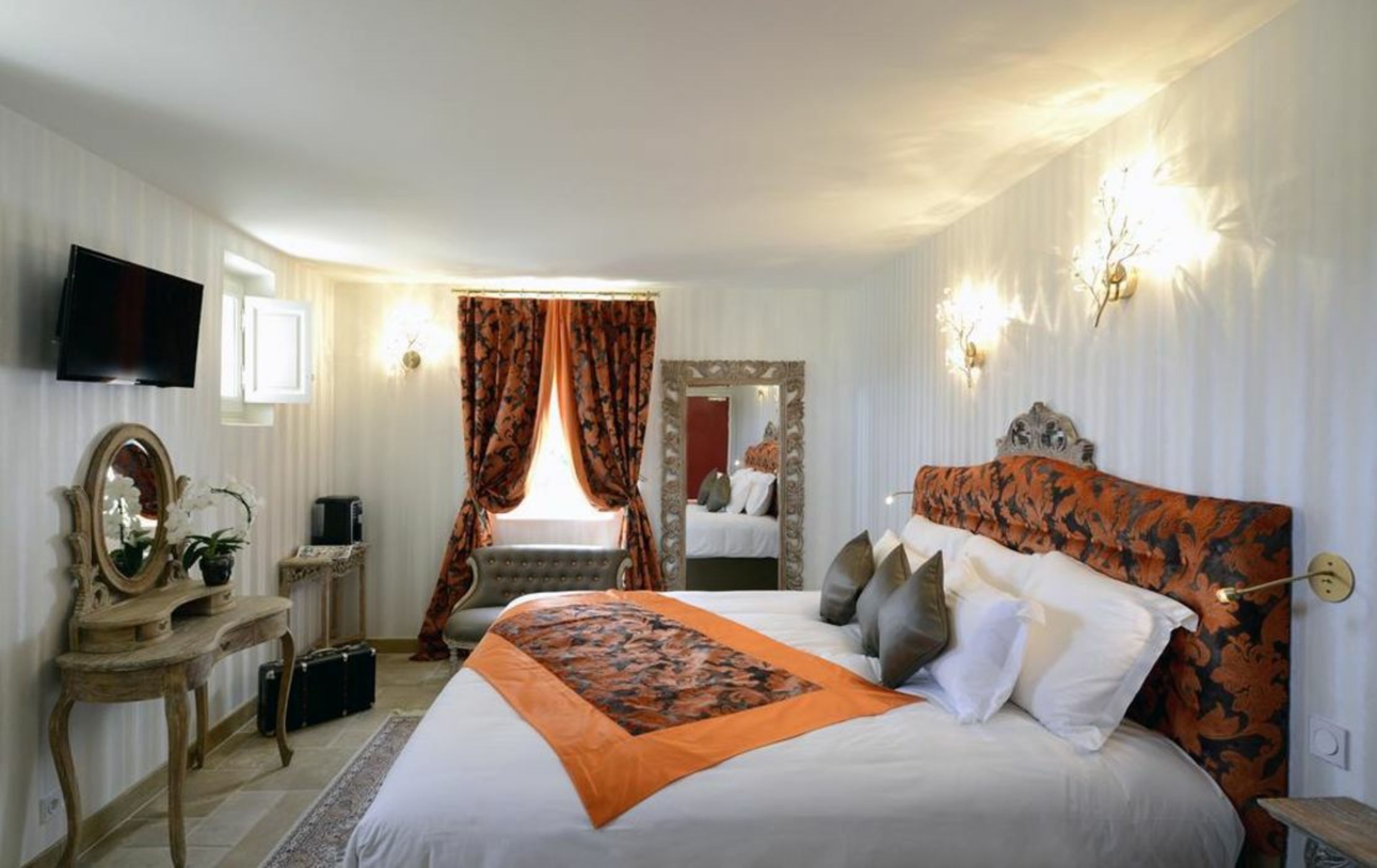 Le Petit Palais D'Aglae