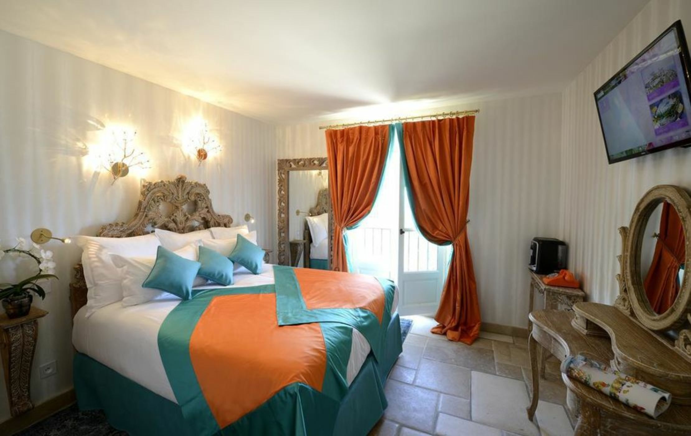 Le Petit Palais D'Aglae