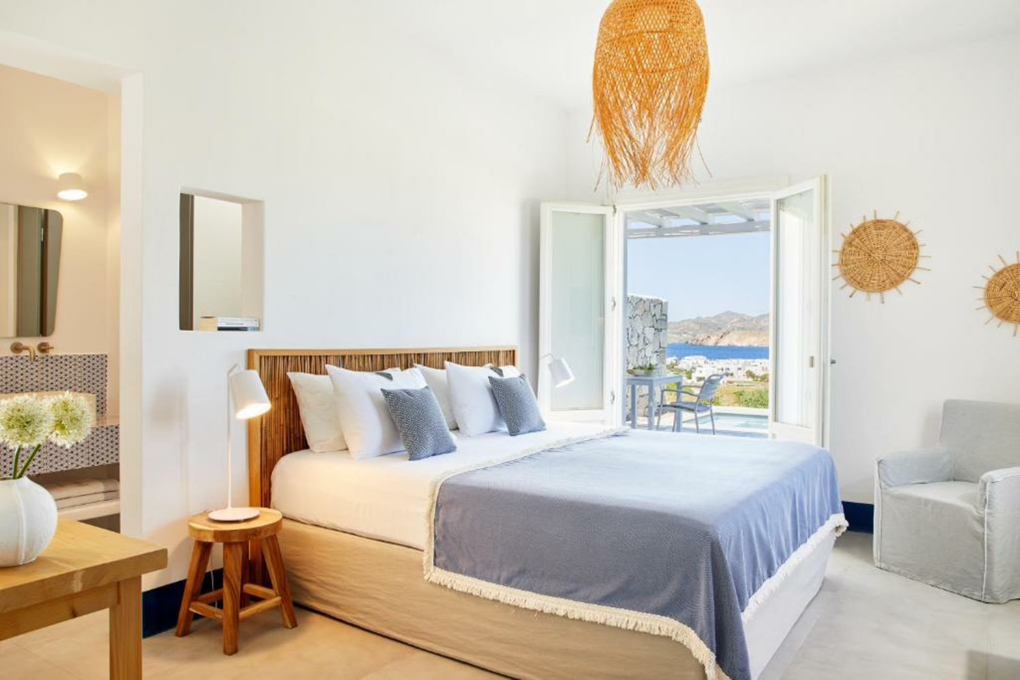 Milos Breeze Boutique Hotel