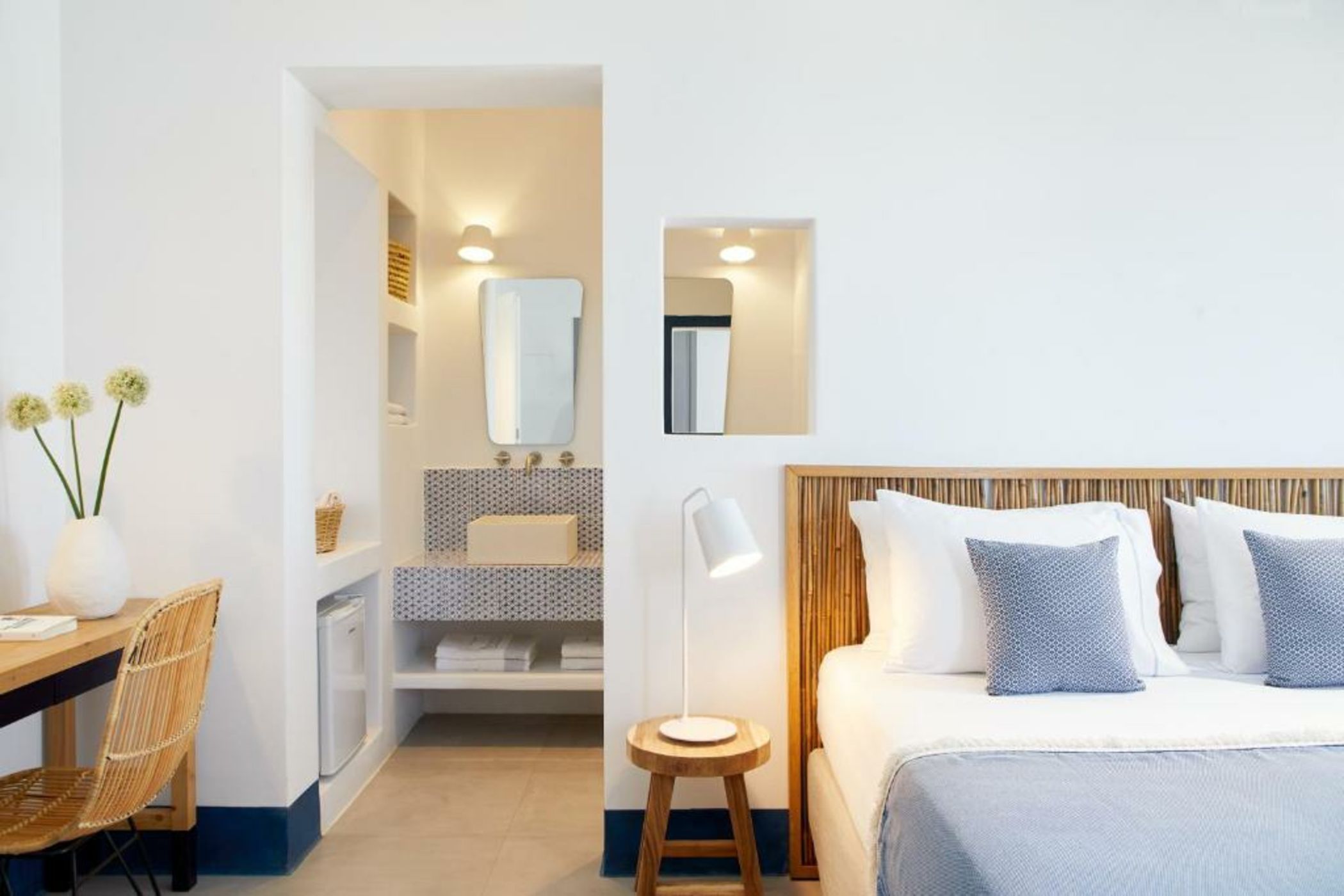 Milos Breeze Boutique Hotel