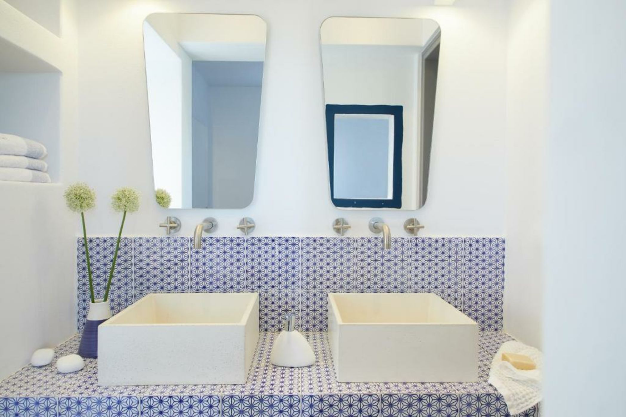 Milos Breeze Boutique Hotel