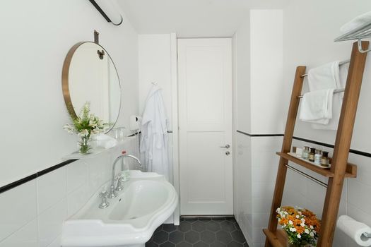 Lily & Bloom Boutique Hotel