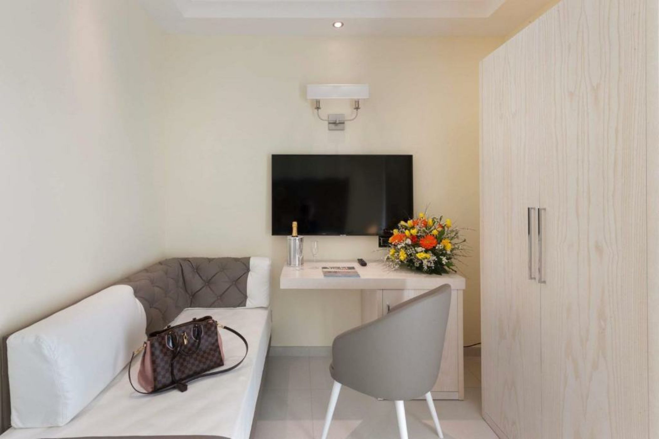 Palazzo Tritone & Abagnale