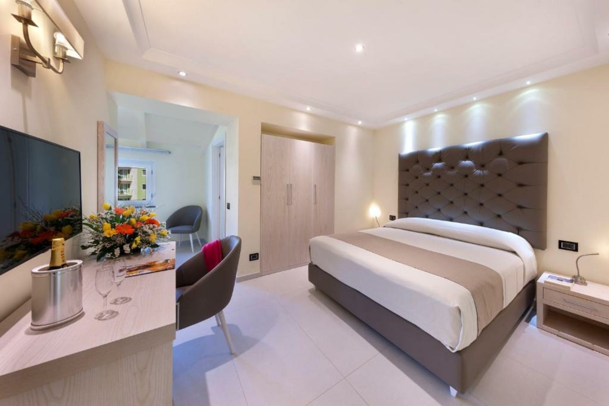 Palazzo Tritone & Abagnale