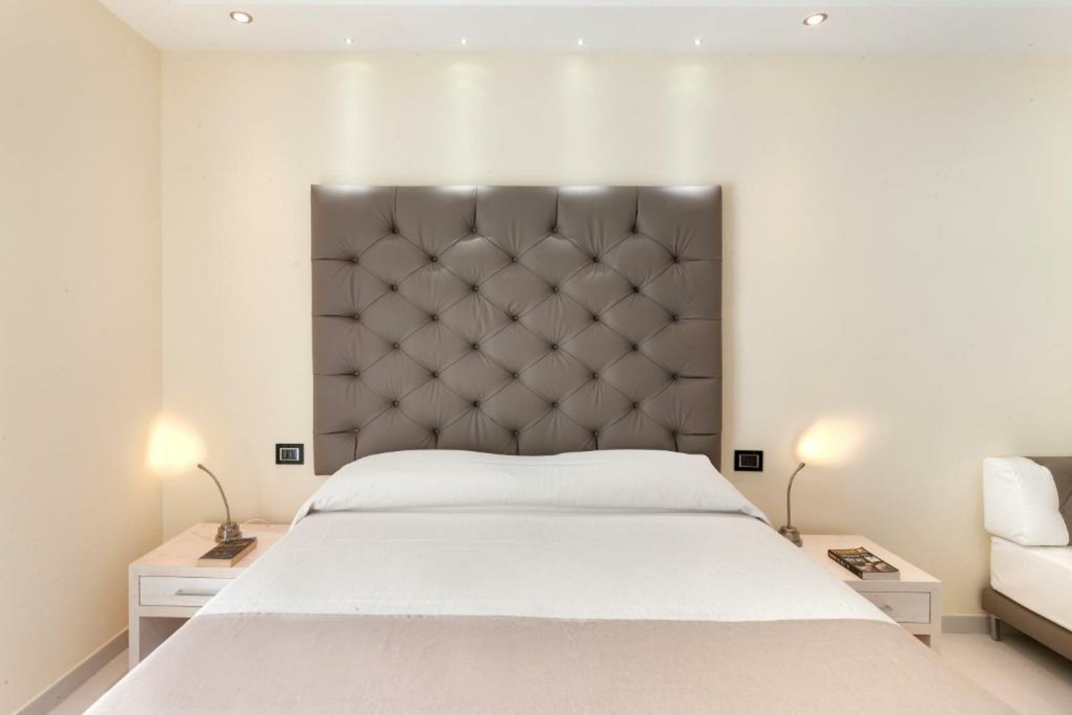 Palazzo Tritone & Abagnale