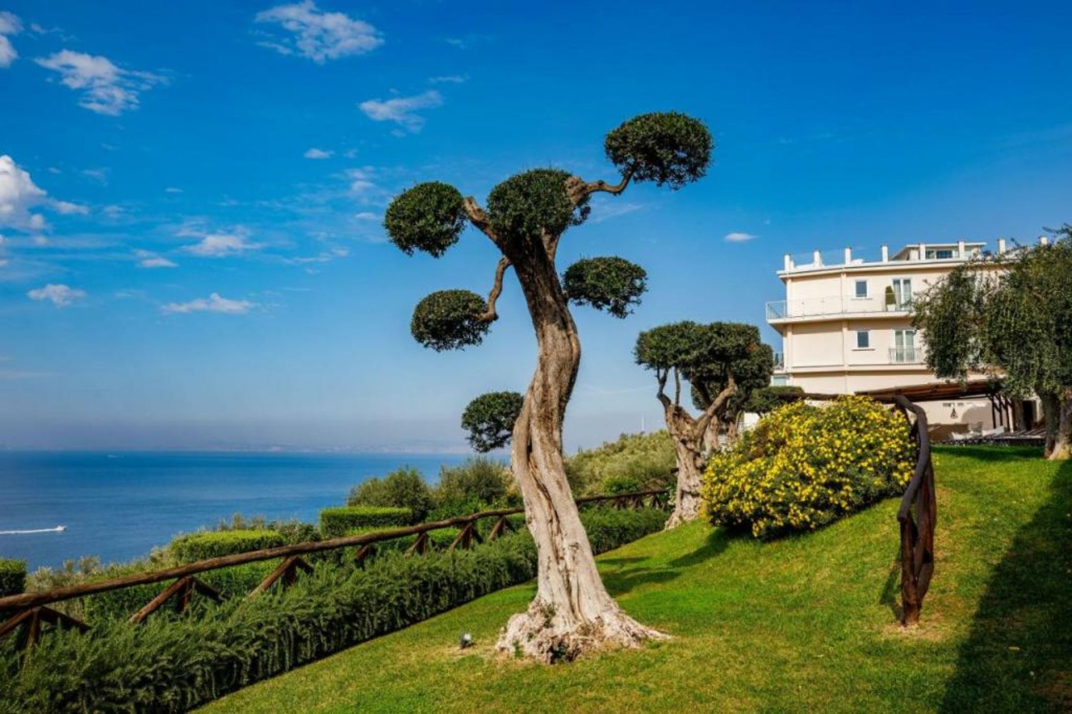 Villa Fiorella Art Hotel