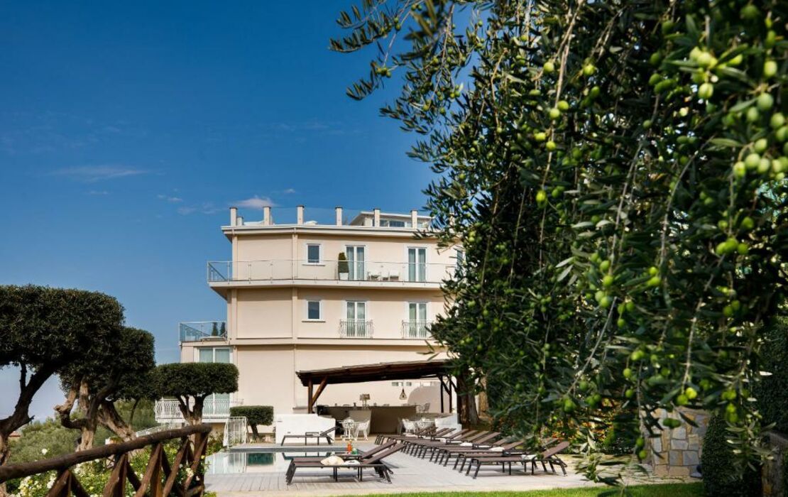 Villa Fiorella Art Hotel