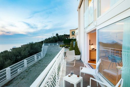 Villa Fiorella Art Hotel