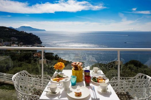 Villa Fiorella Art Hotel