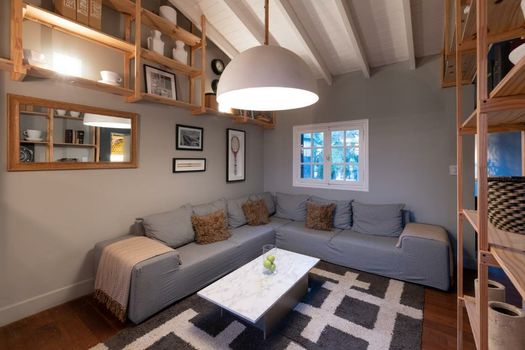 Onas Hostel & Suites
