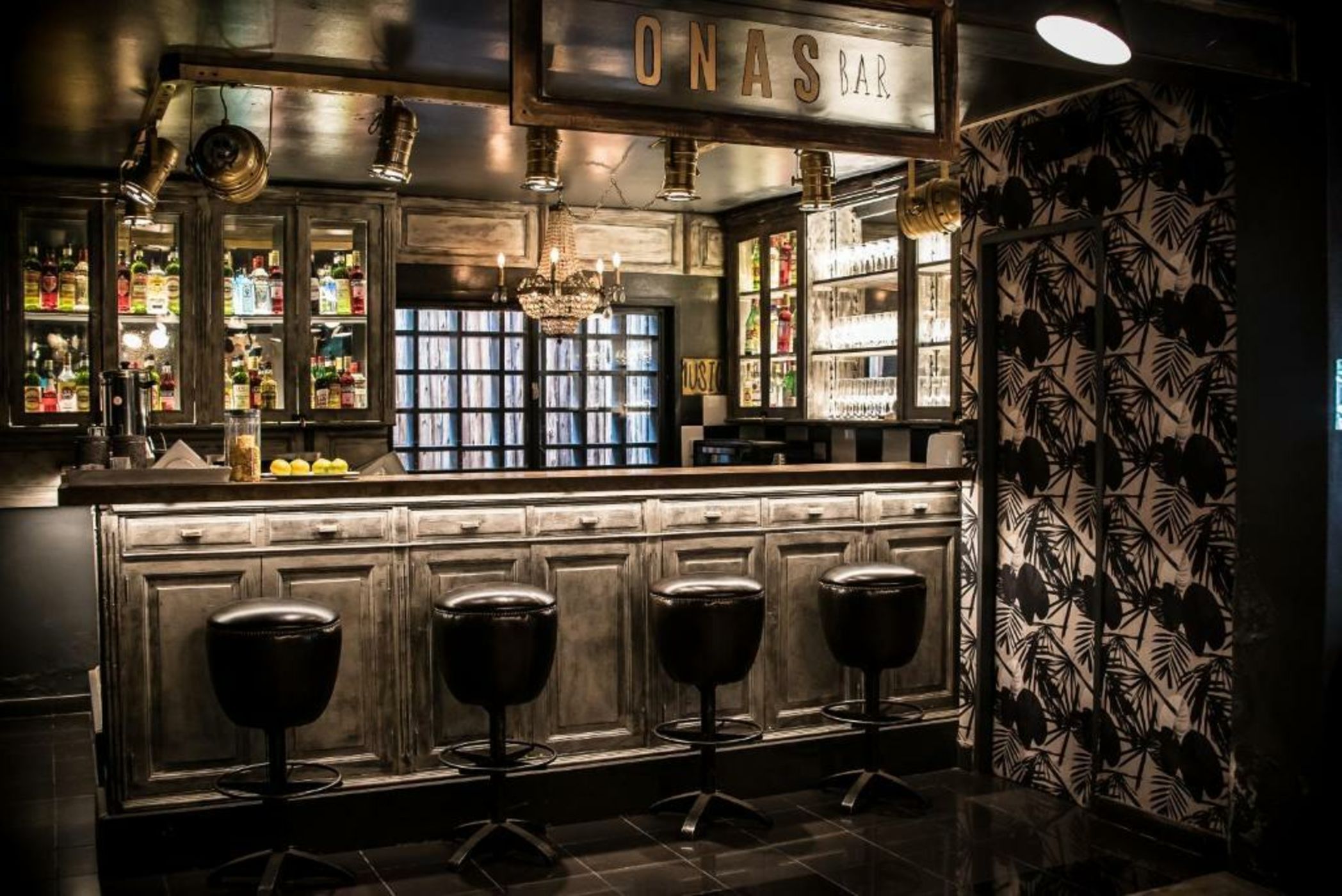 Onas Hostel & Suites