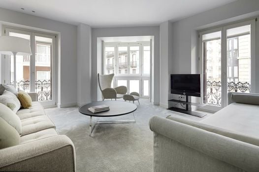 Easo Suite 7 Apartment by Feelfree Rentals