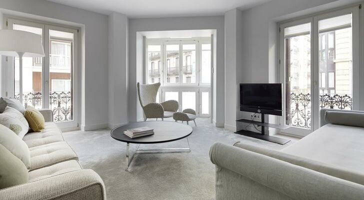 Easo Suite 7 Apartment by Feelfree Rentals