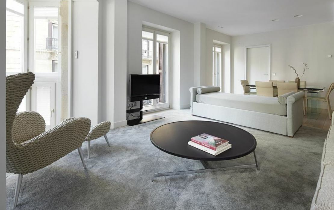 Easo Suite 7 Apartment by Feelfree Rentals