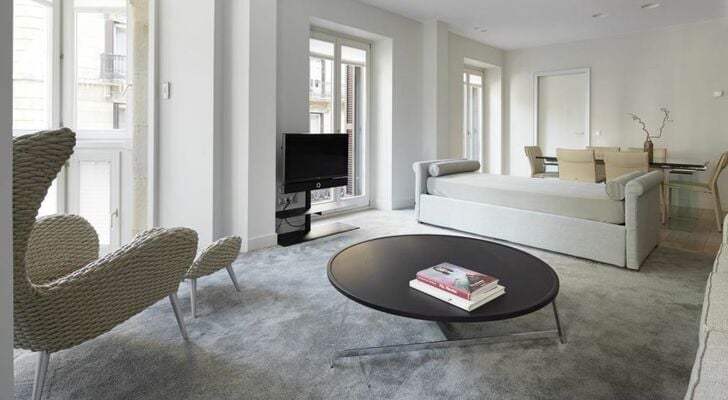 Easo Suite 7 Apartment by Feelfree Rentals