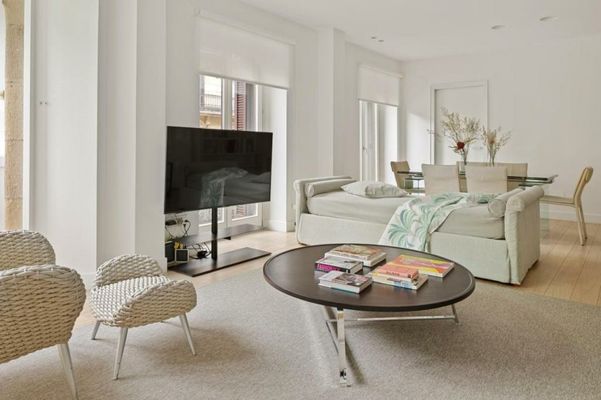 Easo Suite 7 by FeelFree Rentals