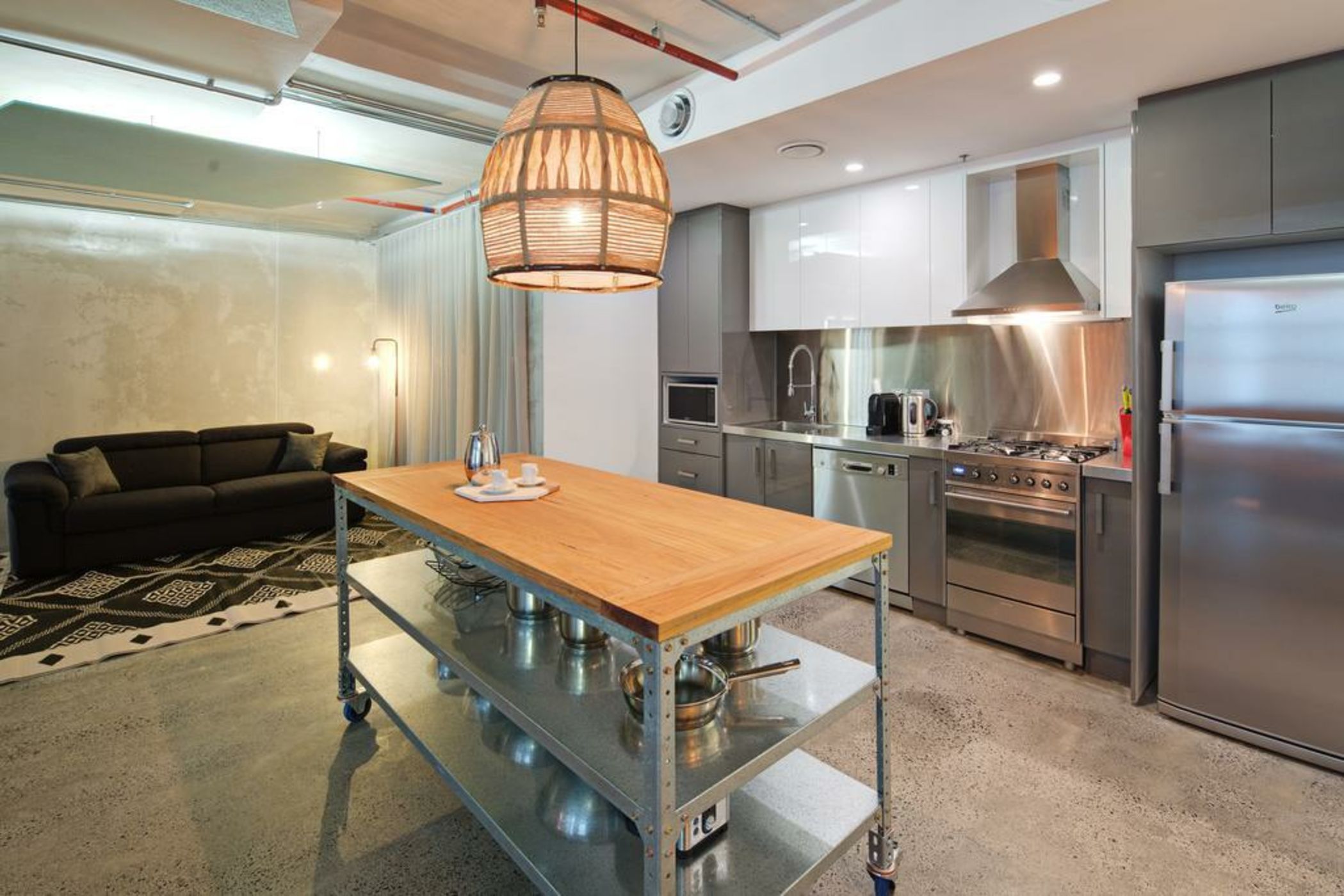 Zara Tower – Luxury Suites and Apartments