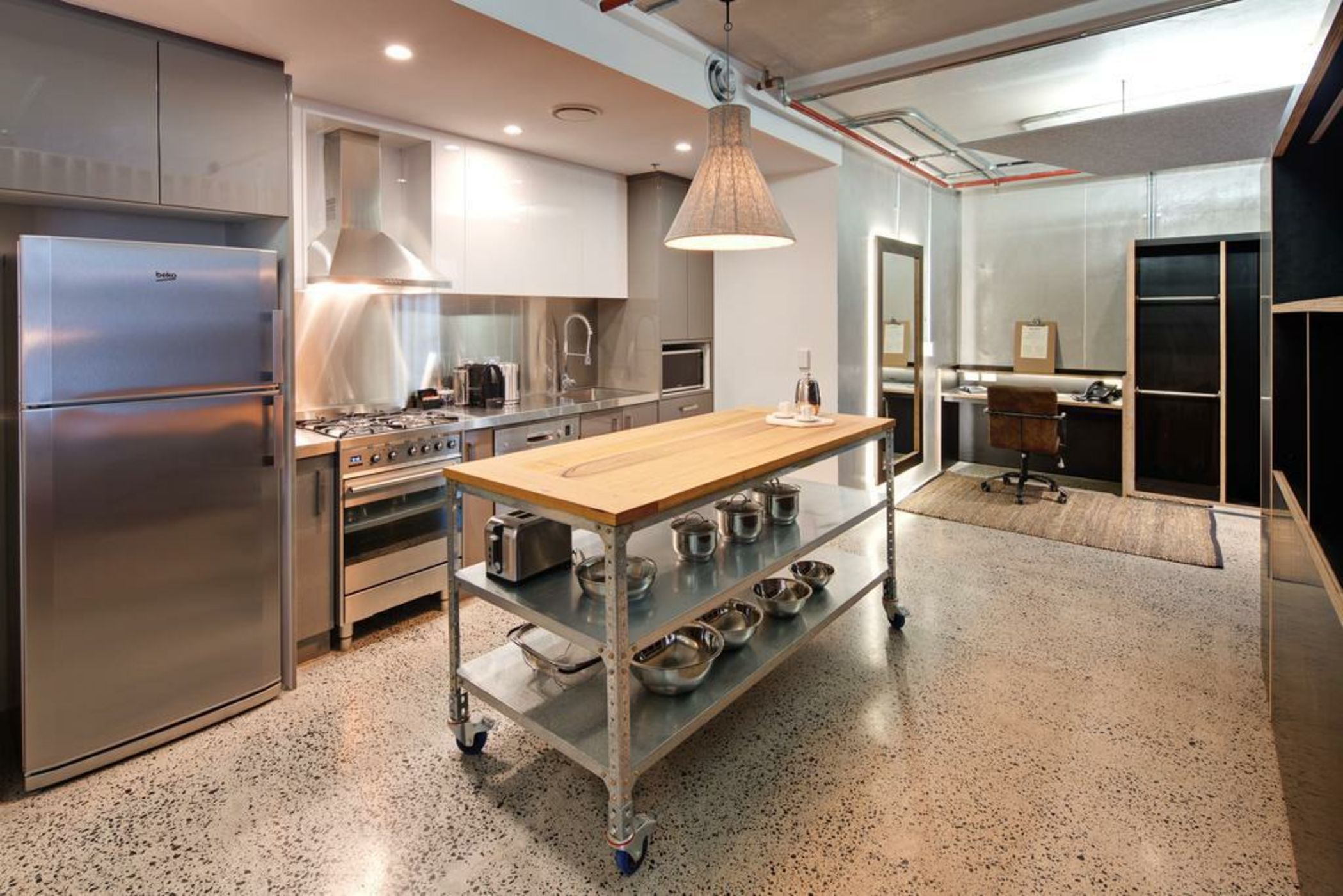 Zara Tower – Luxury Suites and Apartments