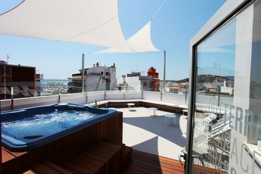Mar Calma Hotel
