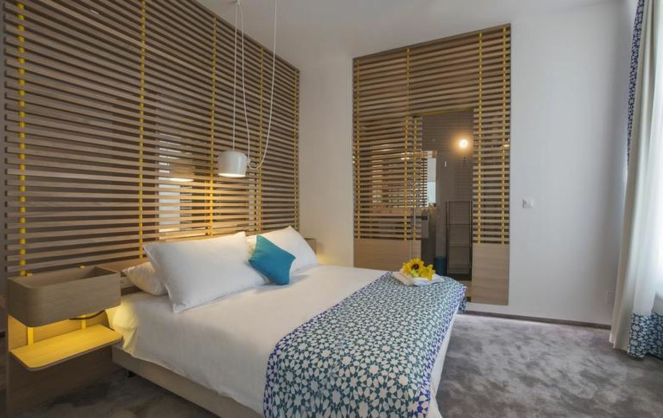 Bed & Atmosphere Rooms