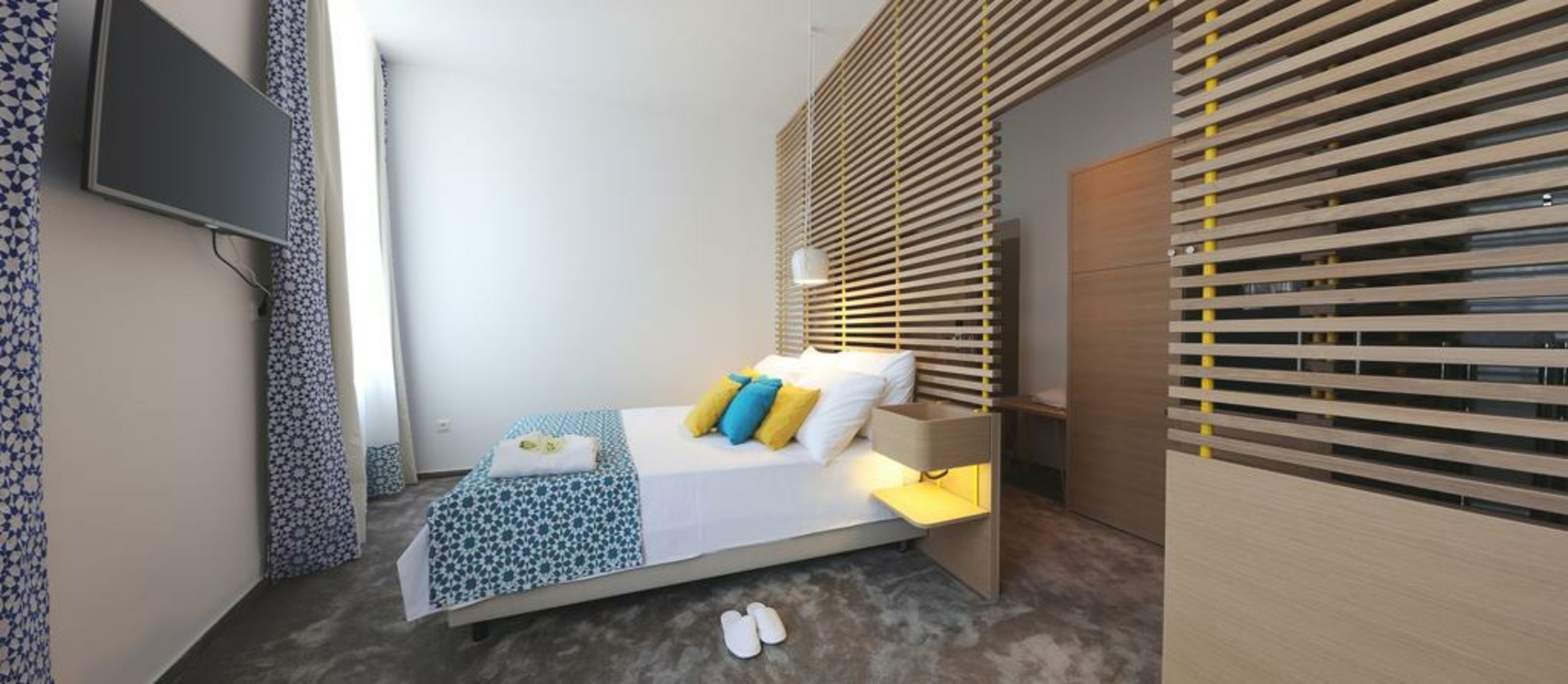 Bed & Atmosphere Rooms