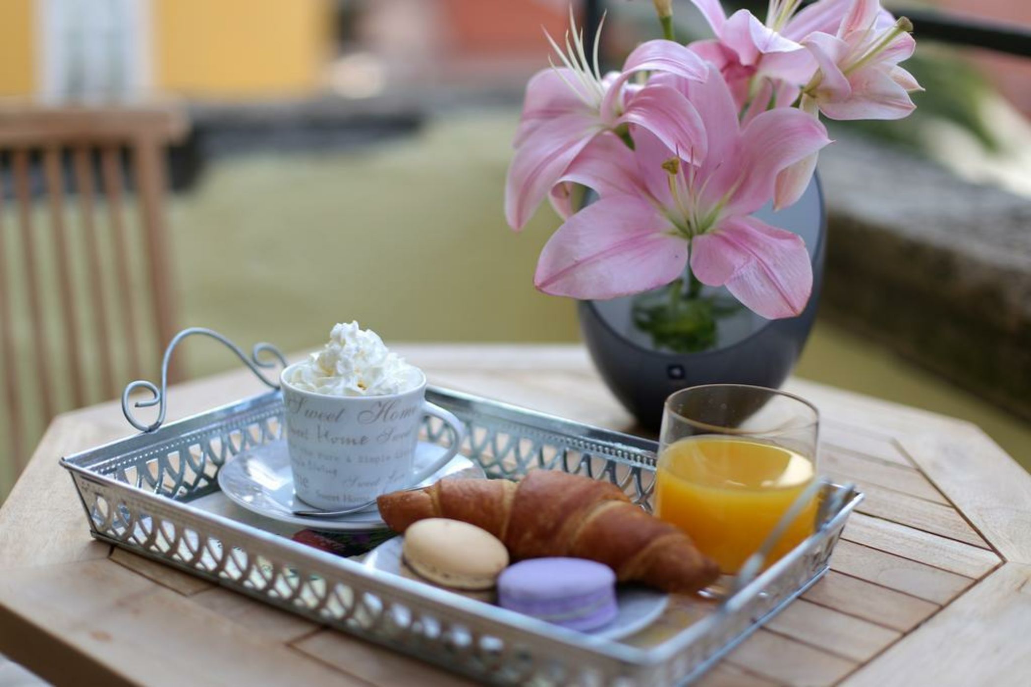 Bed & Atmosphere Rooms