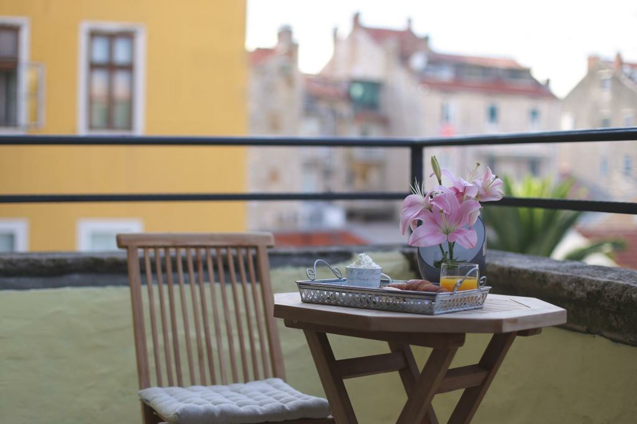 Bed & Atmosphere Rooms