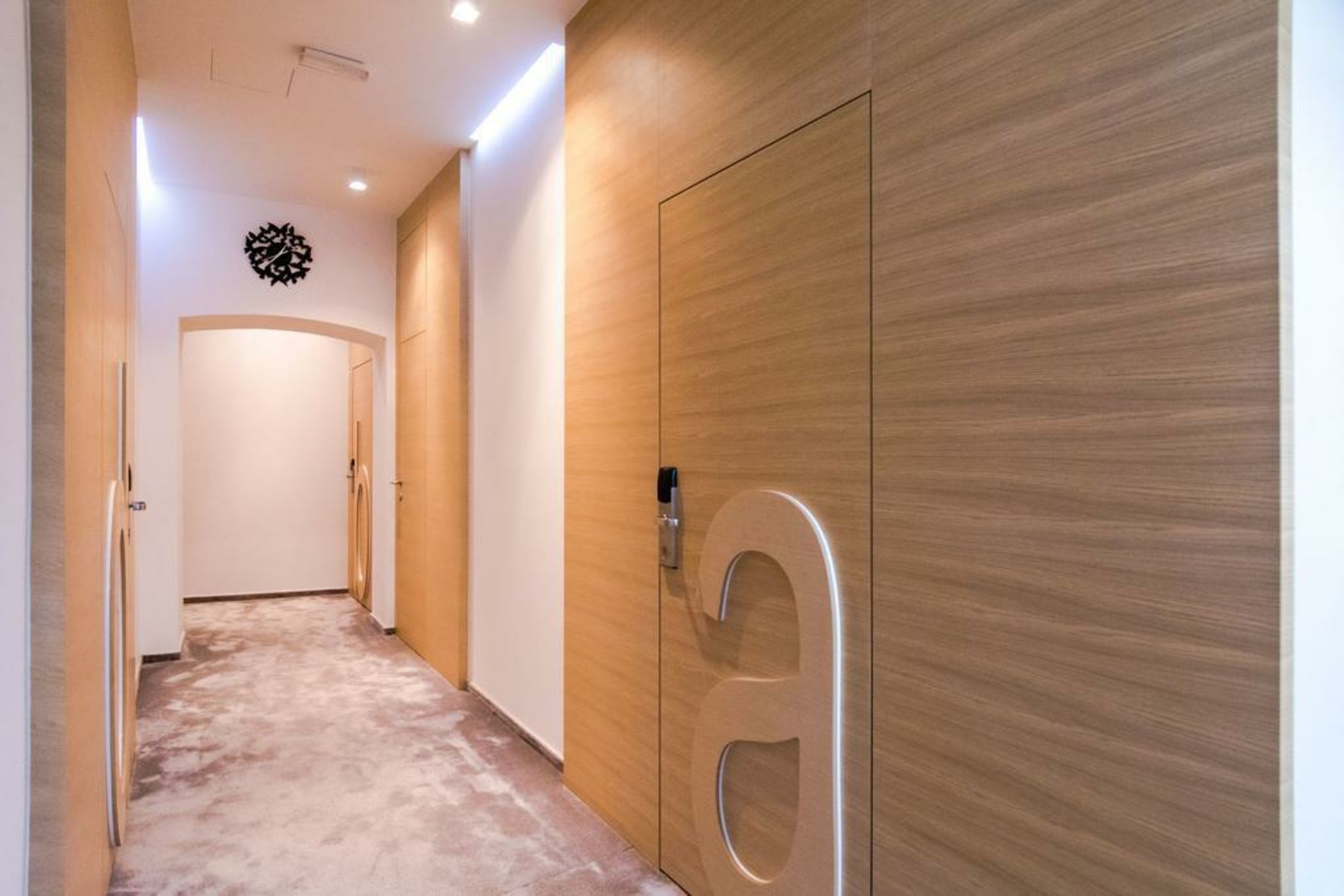 Bed & Atmosphere Rooms