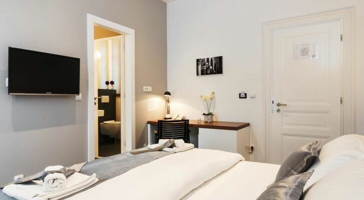 Riva Luxury Rooms