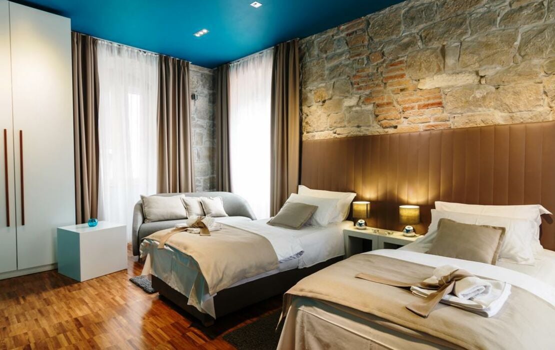 Riva Luxury Rooms