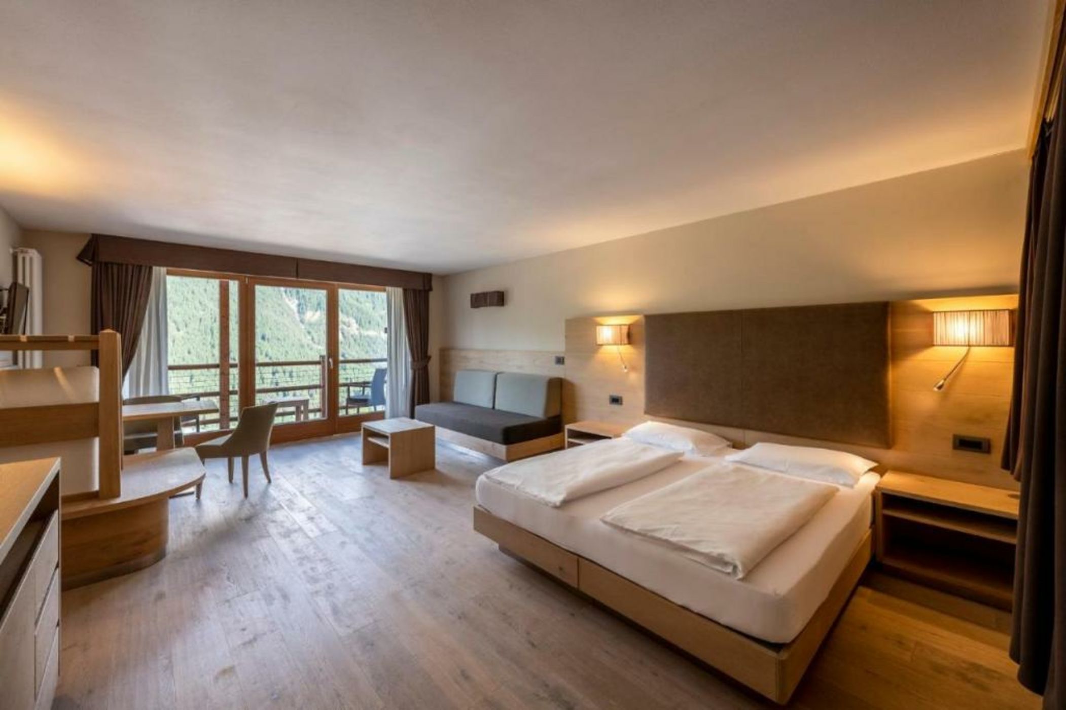 Design & Suite Hotel Ciarnadoi