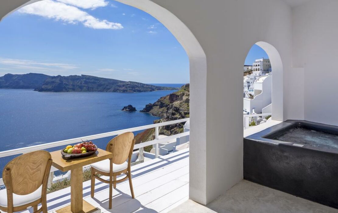 White Pearl Villas, a Design Boutique Hotel Oia, Greece