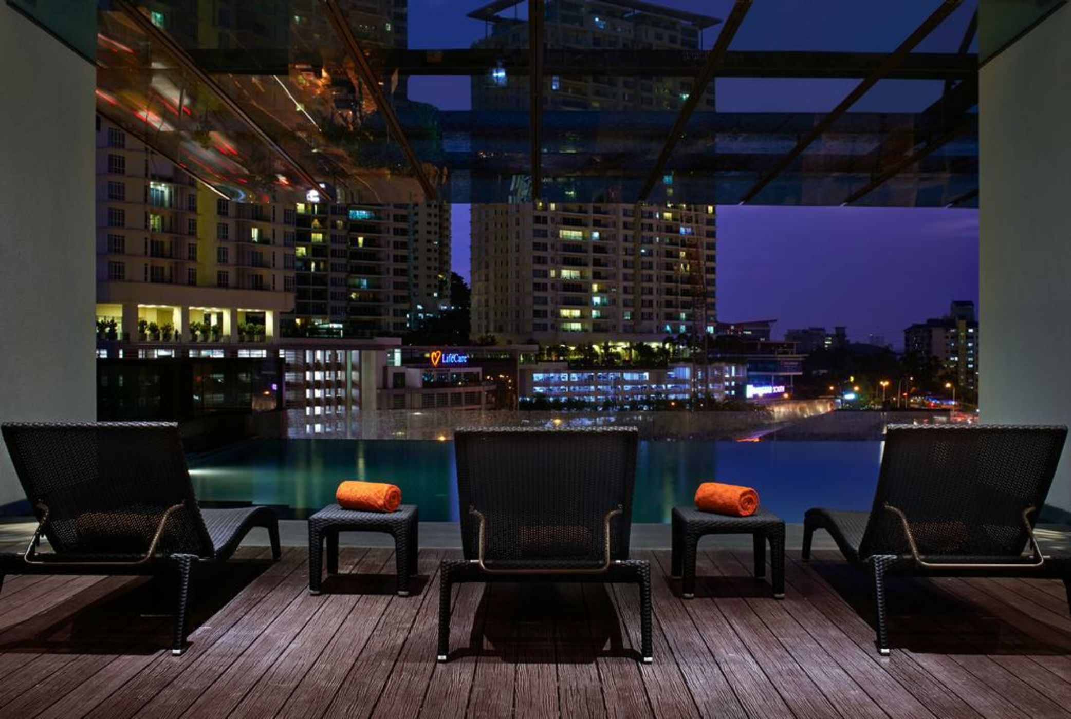 VE Hotel & Residence