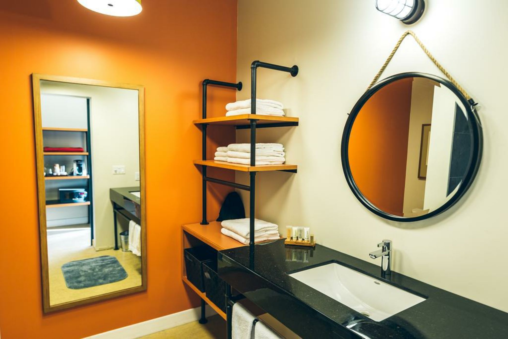 Rush Creek Lodge at Yosemite