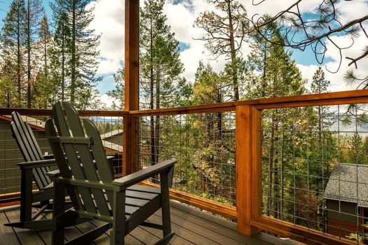 Rush Creek Lodge at Yosemite