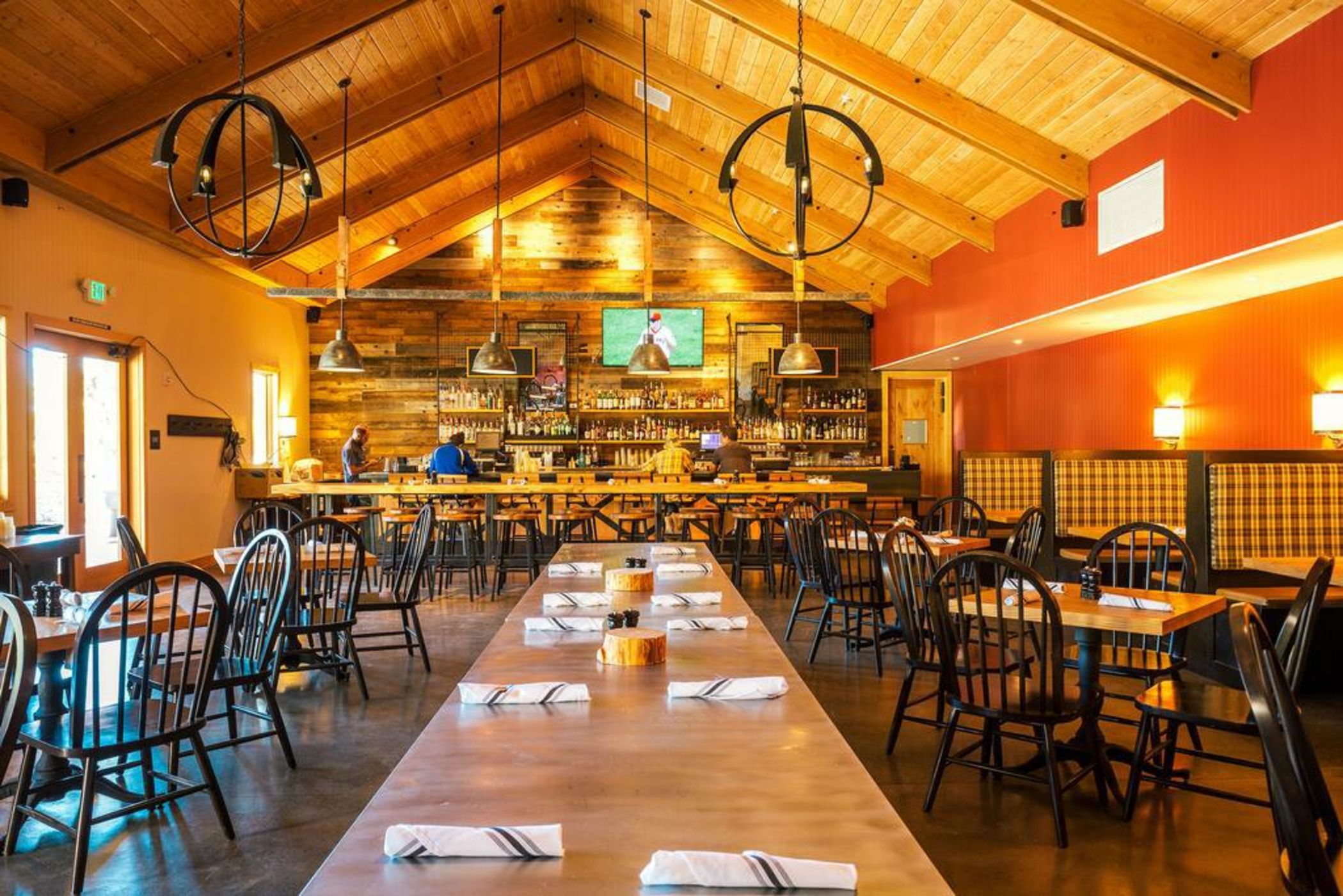 Rush Creek Lodge at Yosemite