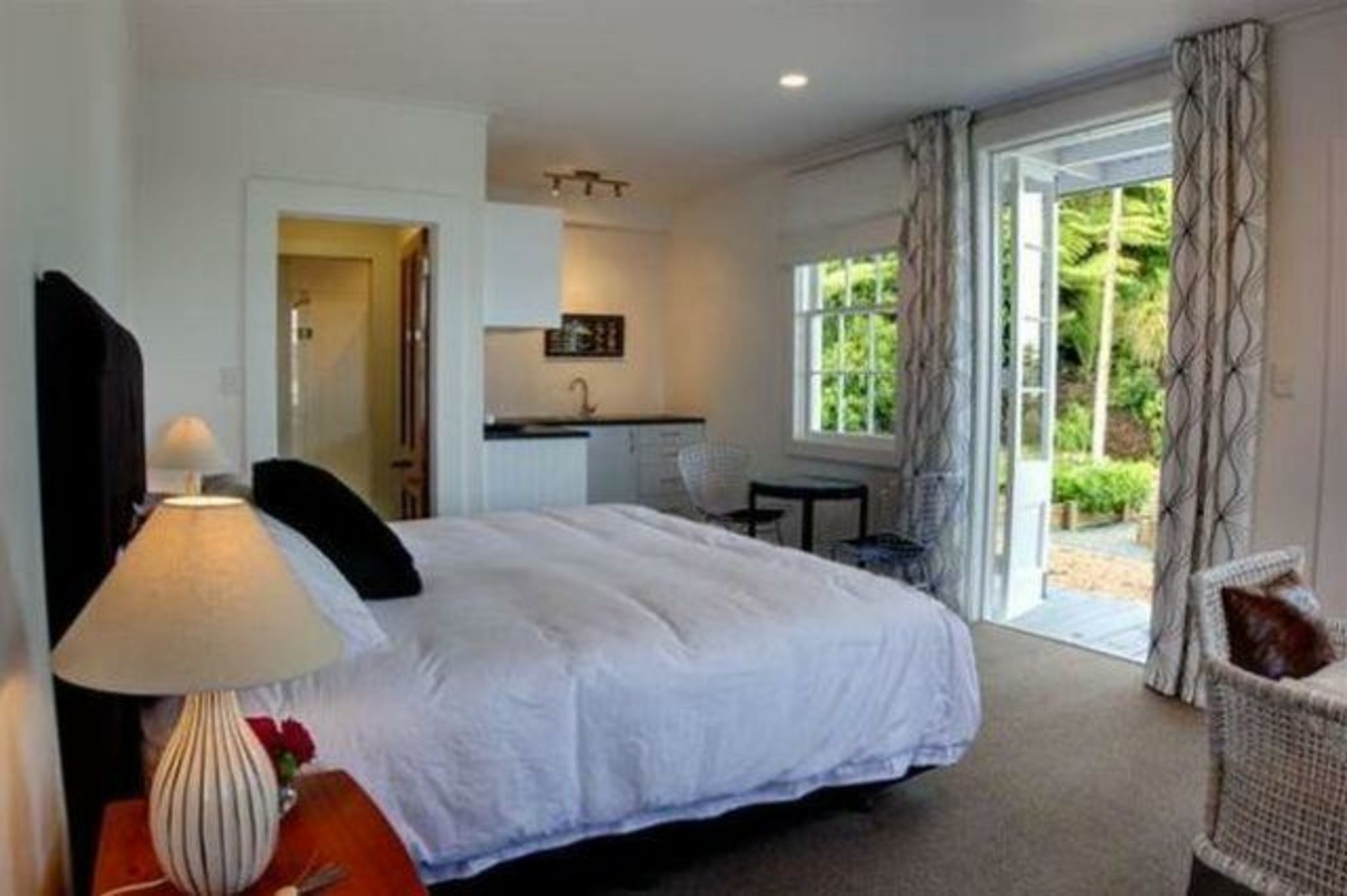 The Old Oak Boutique Hotel